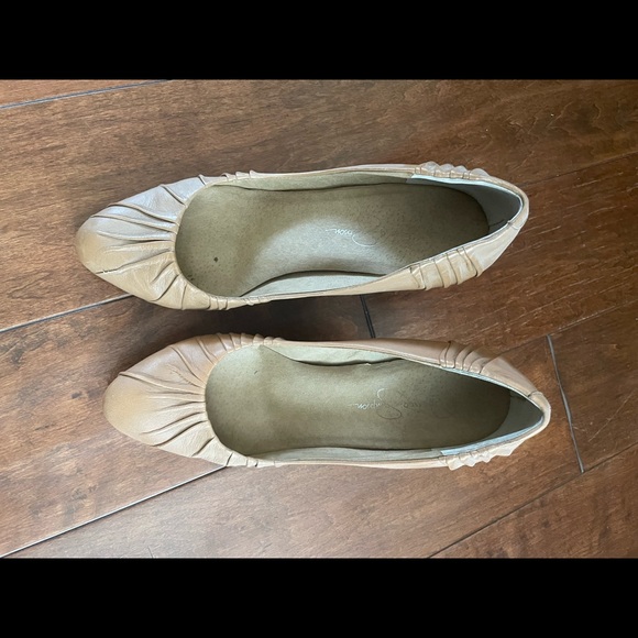 Jessica Simpson Heels Size 7.5 - Picture 4 of 8